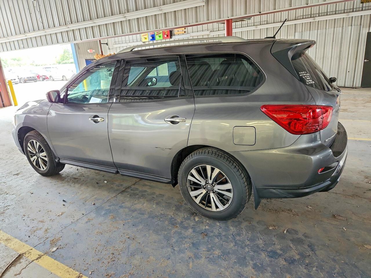 2017 Nissan Pathfinder S - Image 2