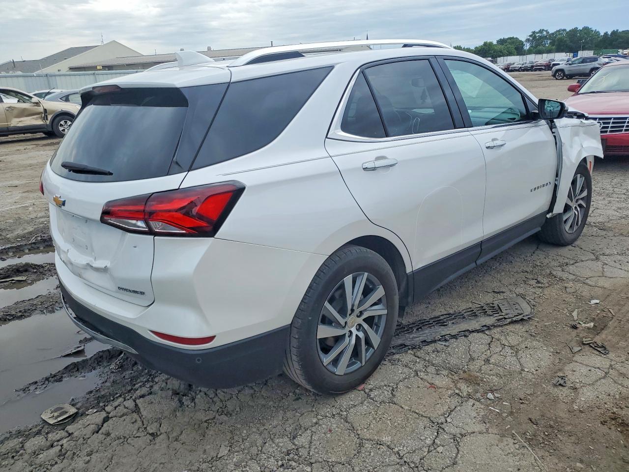 2024 Chevrolet Equinox Premier - Image 3