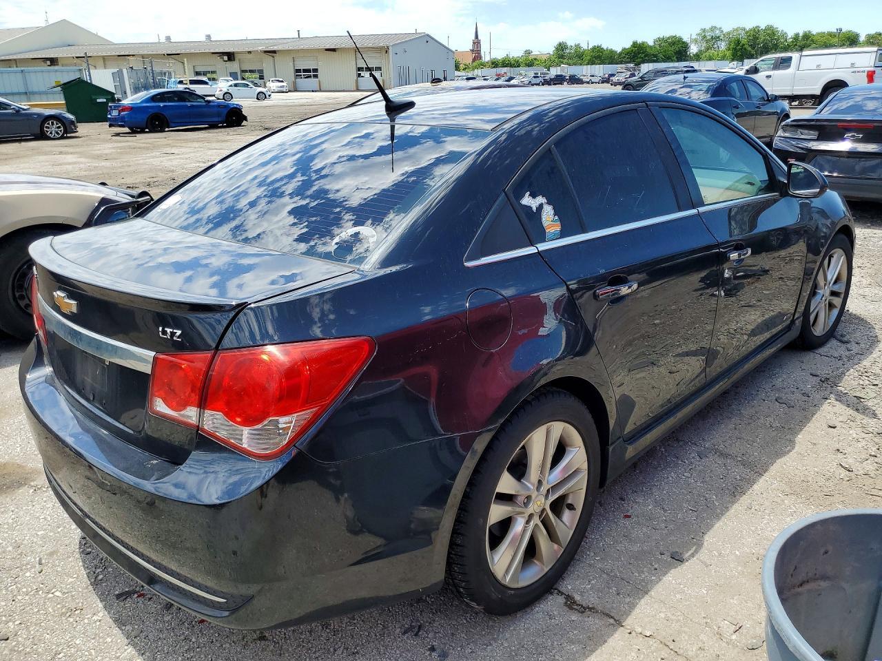 2017 Chevrolet Malibu Lt - Image 3