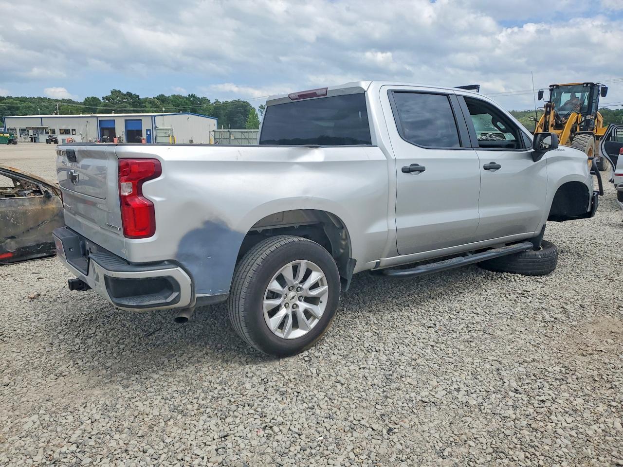 2021 Chevrolet Silverado C1500 Custom - Фото 3