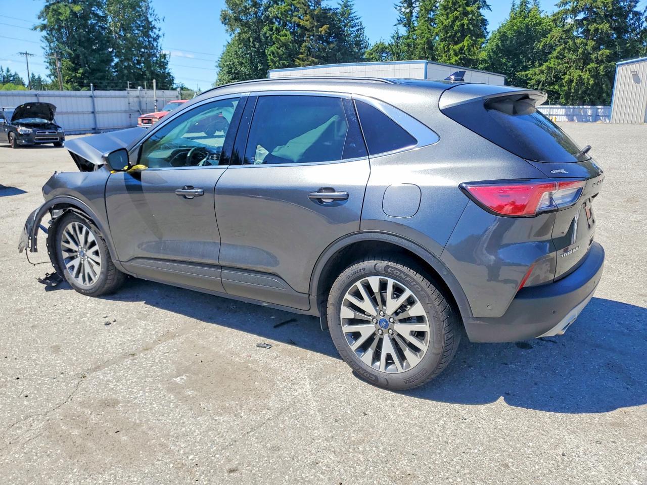 2020 Ford Escape Titanium - Image 2