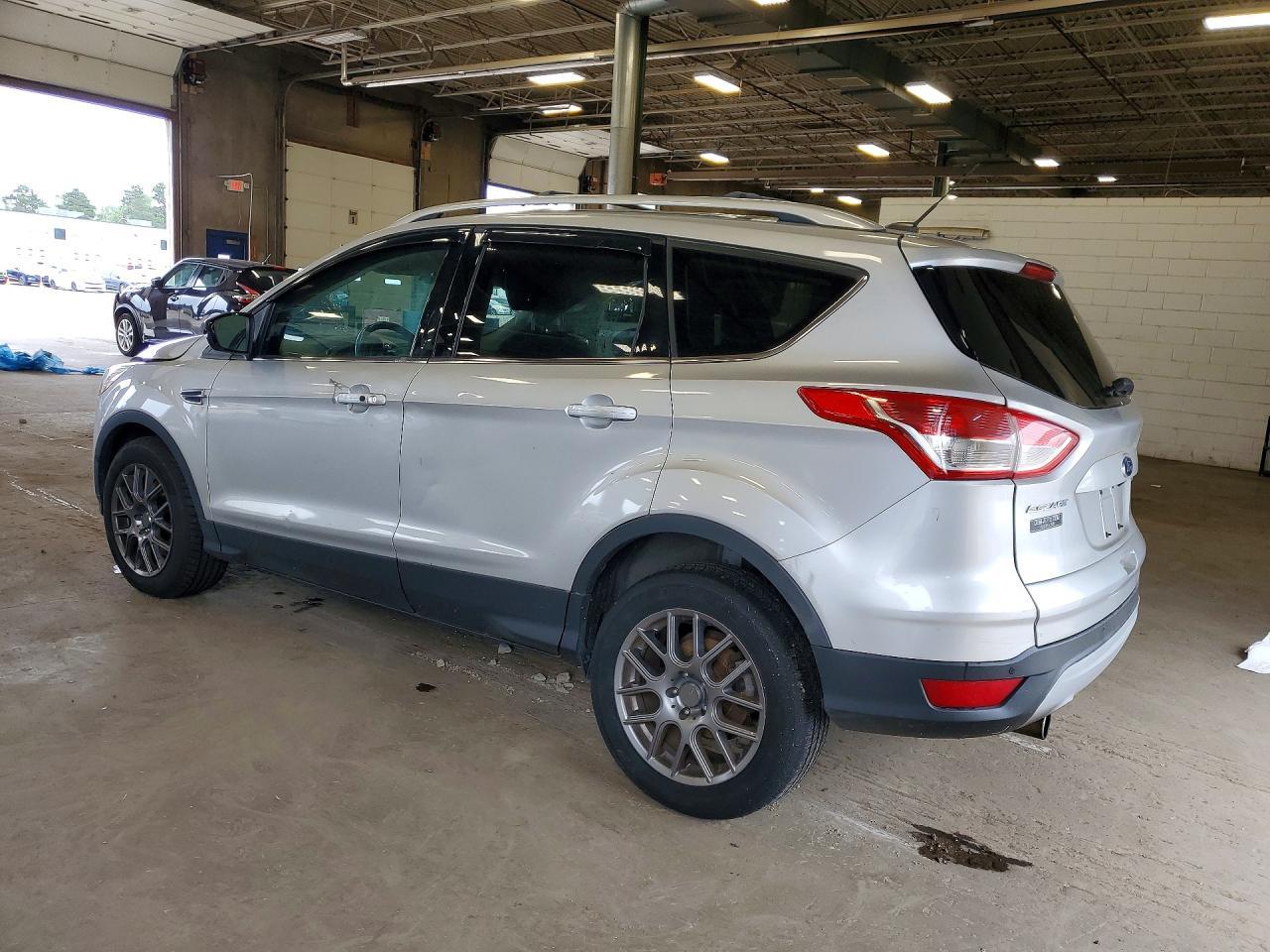 2013 Ford Escape Titanium - Фото 2