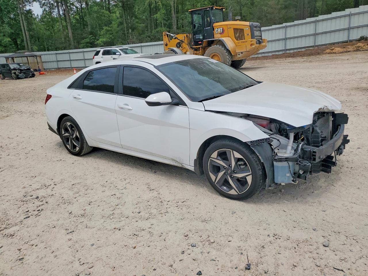 2023 Hyundai Elantra Limited - Image 4