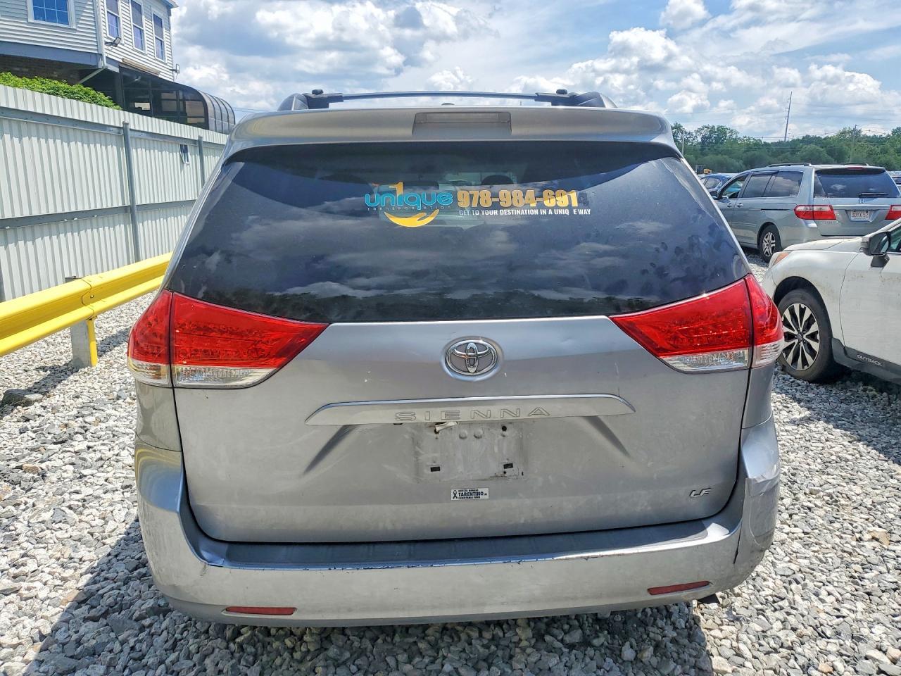 2012 Toyota Sienna Le - Фото 6