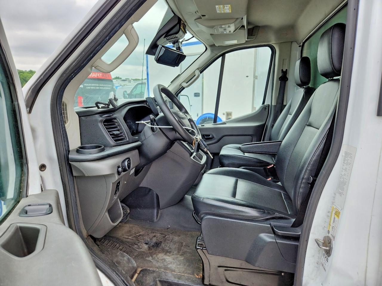 2023 Ford Transit Delivery Truck - Фото 7