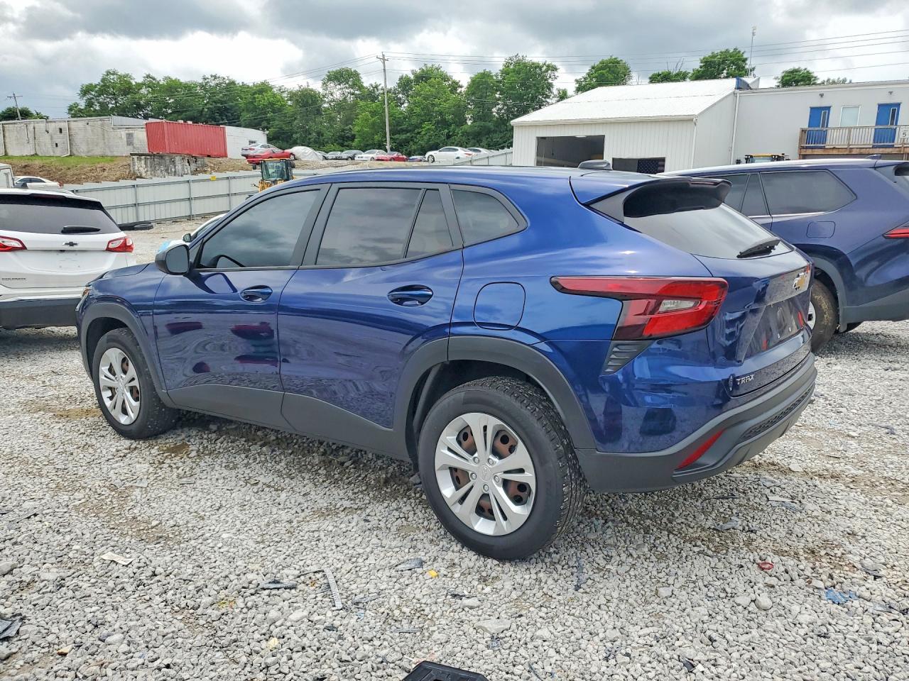 2024 Chevrolet Trax Ls - Image 2