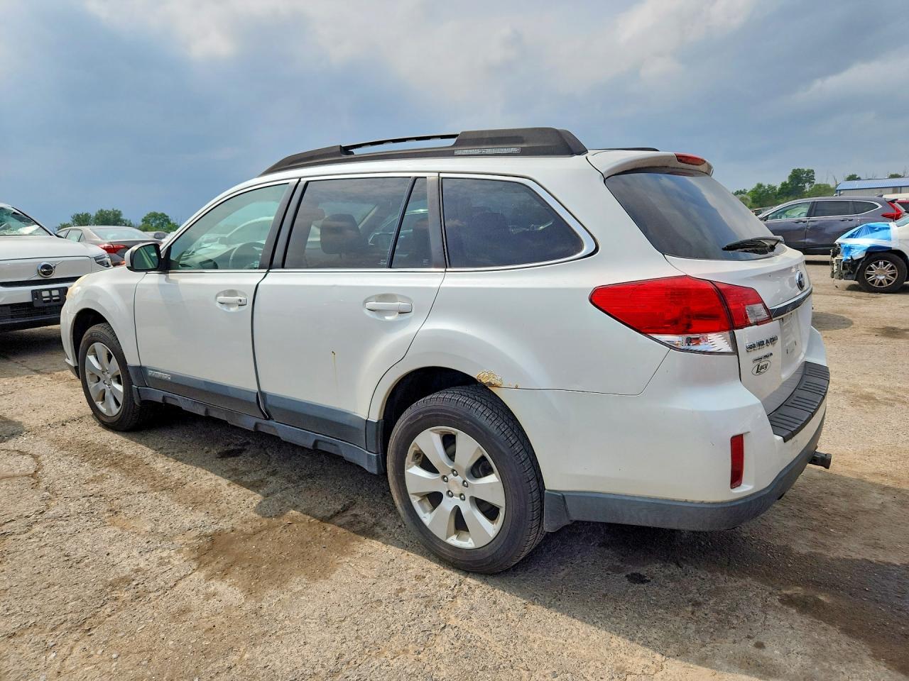 2011 Subaru Outback 2.5I Premium - Фото 2
