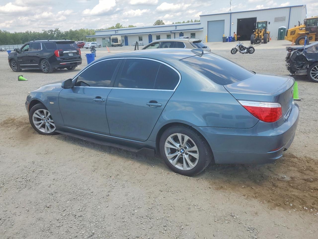 2010 BMW 535 Xi - Фото 2