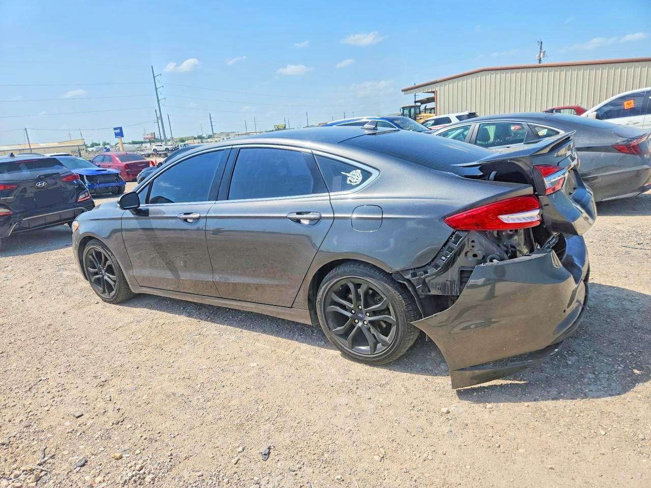2019 Ford Fusion Titanium - Image 2