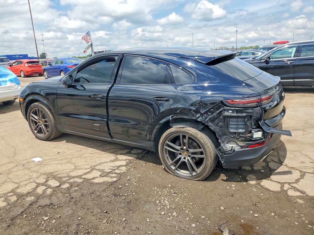 2023 Porsche Cayenne Coupe - Фото 2