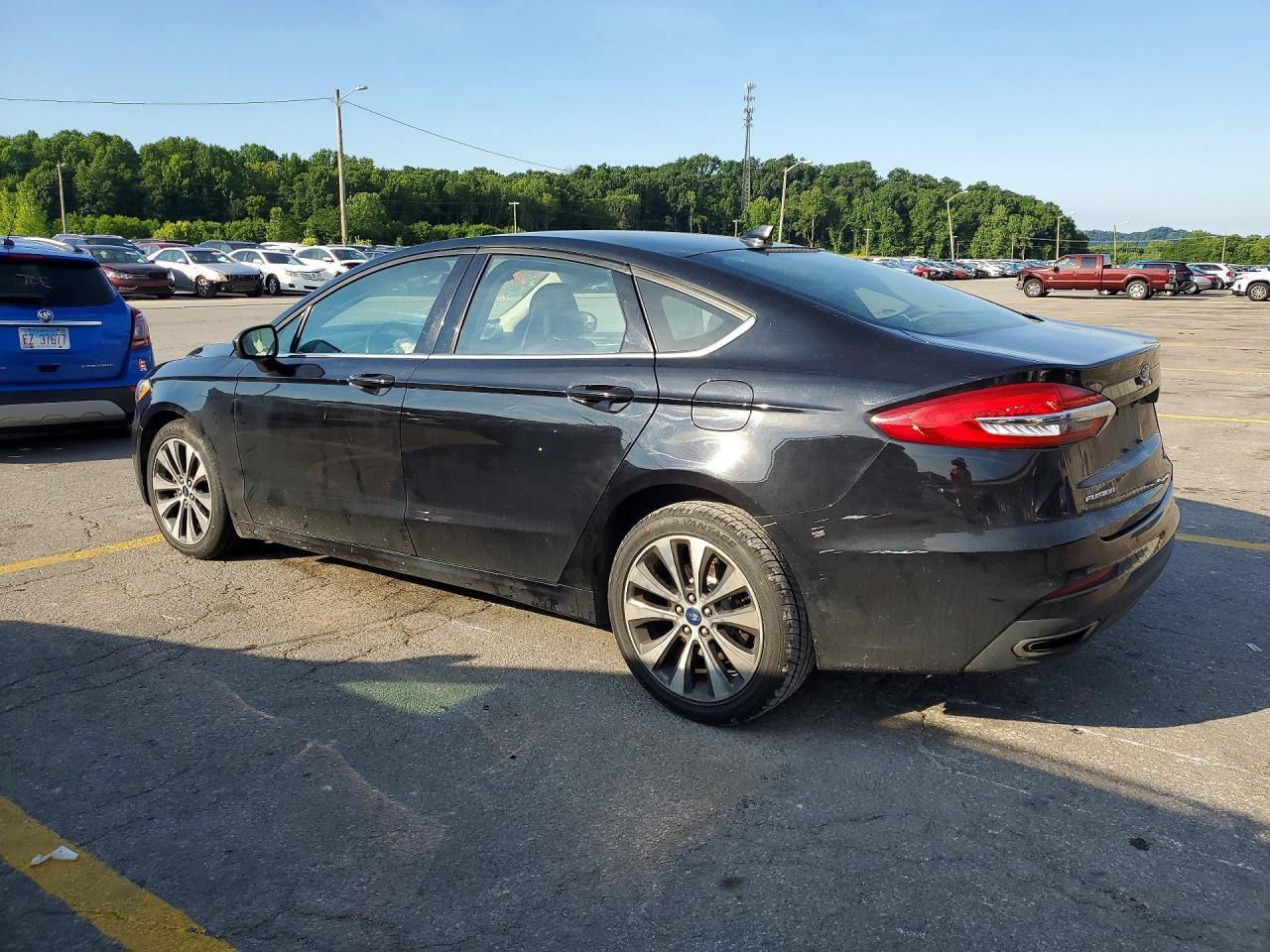 2020 Ford Fusion Se - Фото 2