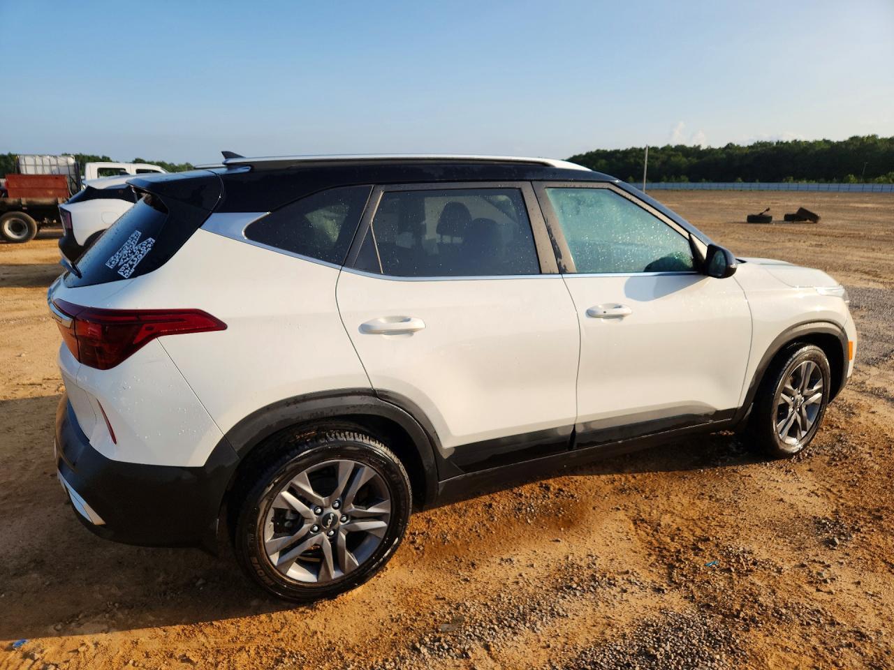 2023 Kia Seltos S - Image 3