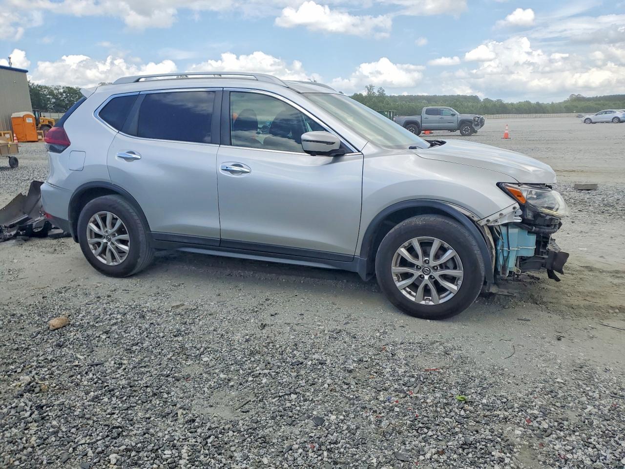 2018 Nissan Rogue Sv - Image 4
