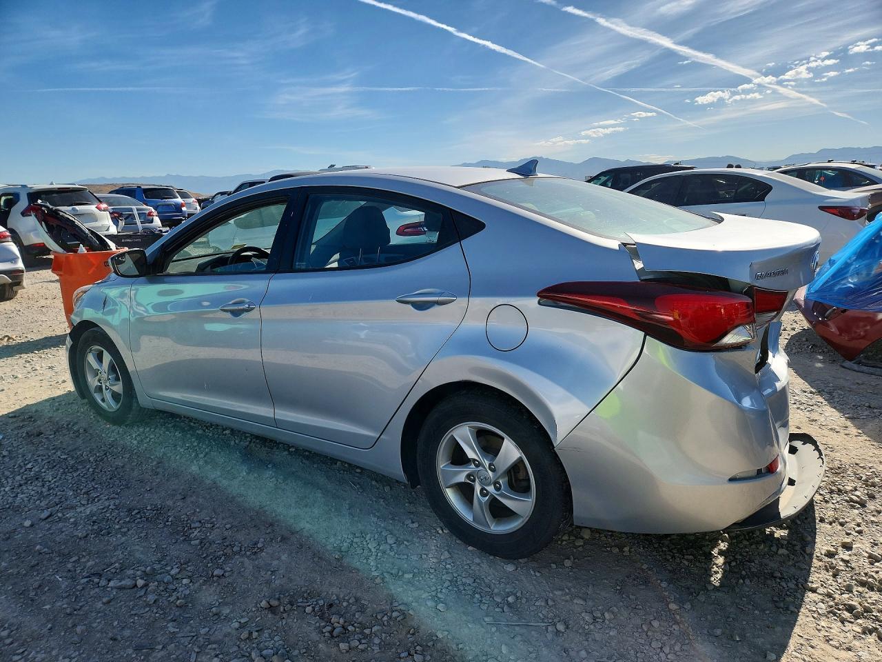 2015 Hyundai Elantra - Фото 2
