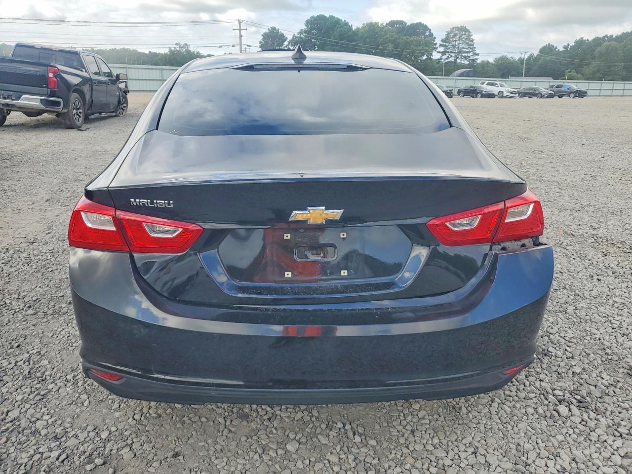 2018 Chevrolet Malibu Ls - Image 6