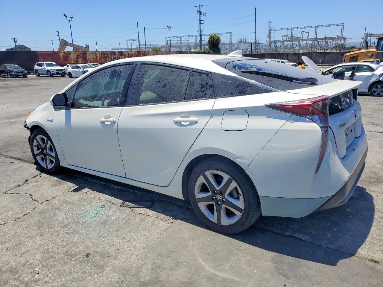 2016 Toyota Prius Four Touring - Фото 2