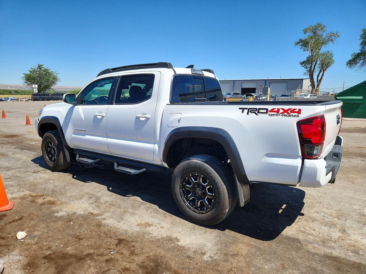 2019 Toyota Tacoma Trd Off-Road - Image 2