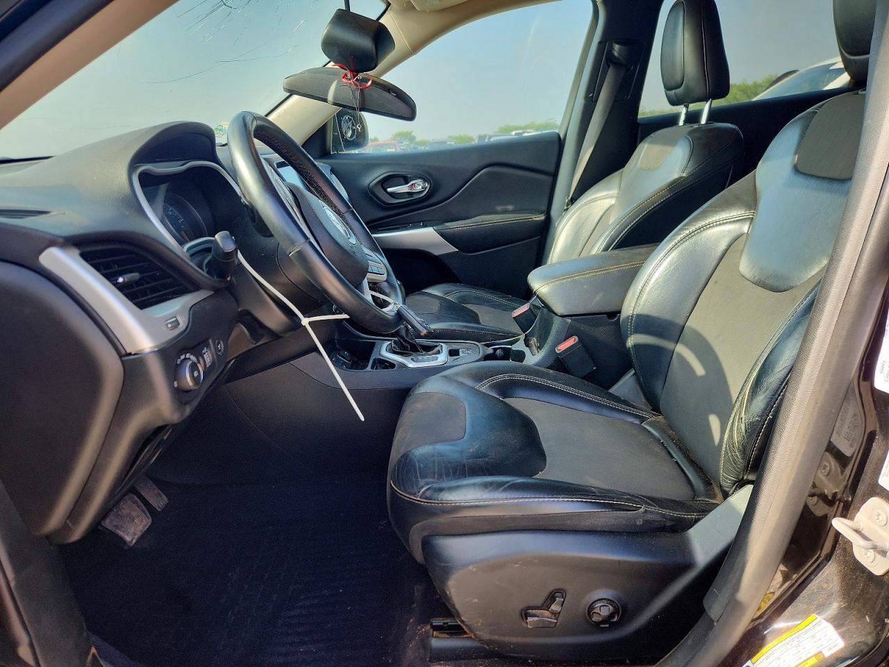 2018 Jeep Cherokee Latitude Plus - Image 7