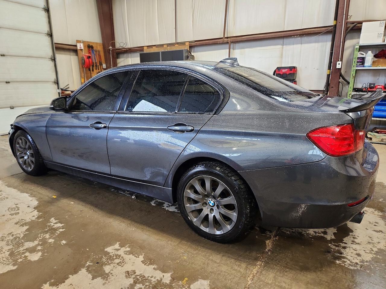 2015 BMW 320 I xDrive - Фото 2