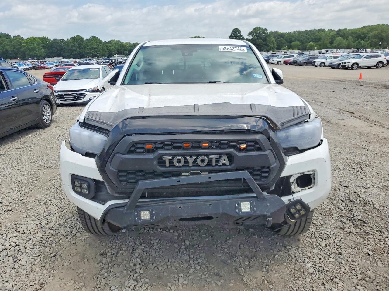 2018 Toyota Tacoma Sr - Image 5