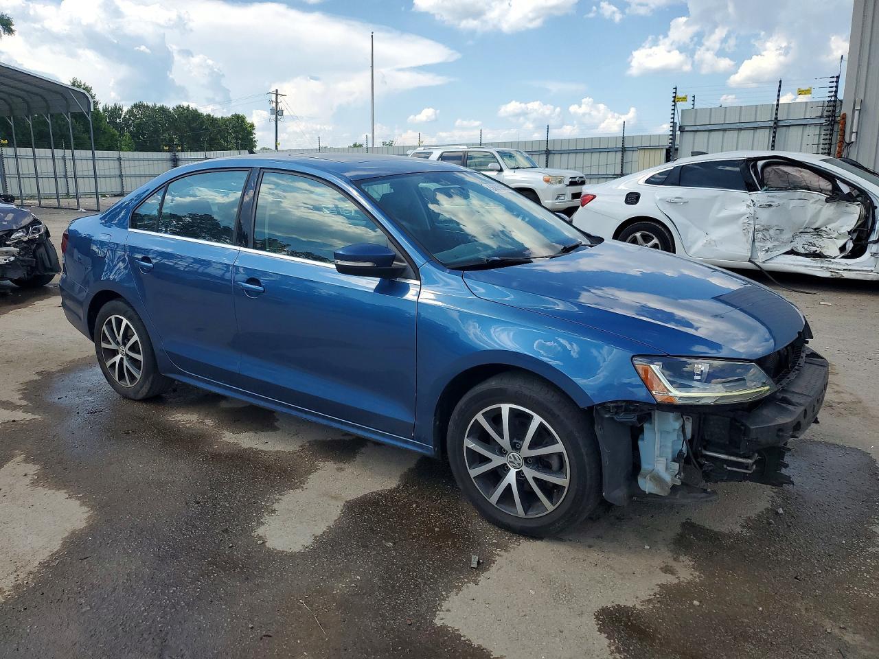 2017 Volkswagen Jetta Se - Фото 4