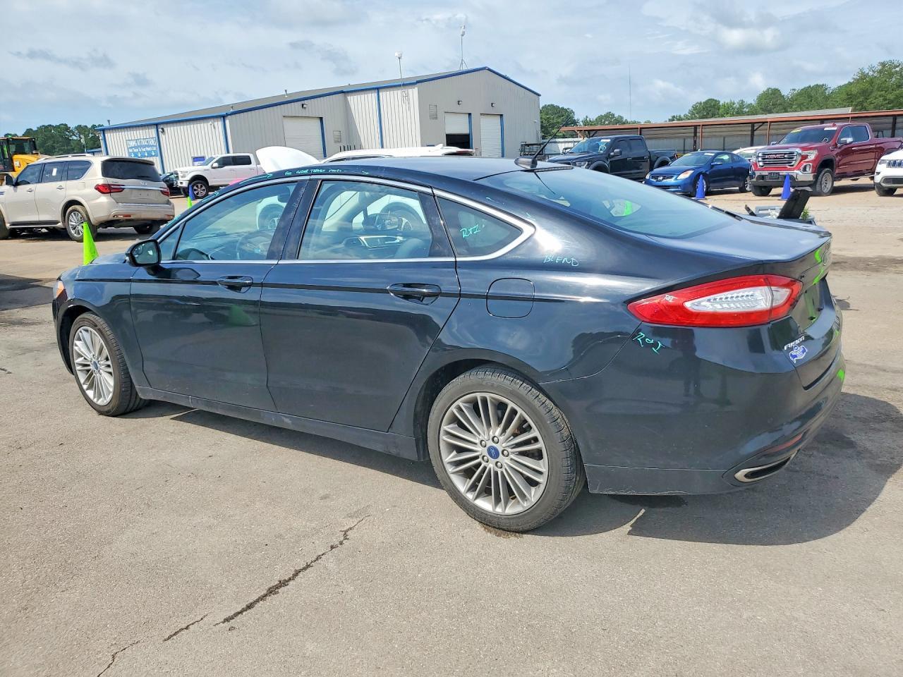 2016 Ford Fusion Se - Image 2