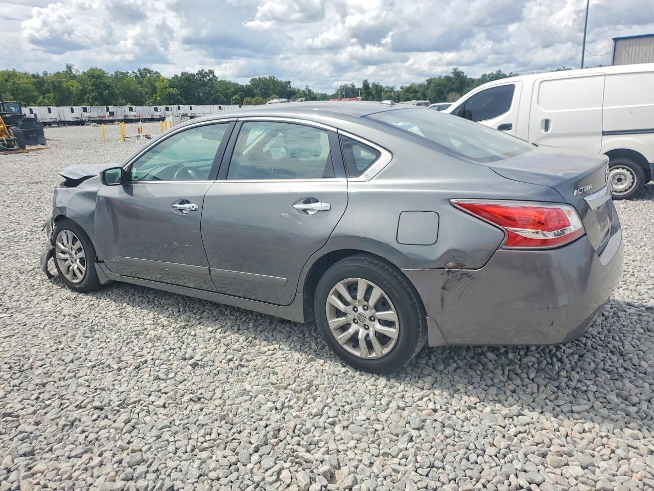 2015 Nissan Altima 2.5 S - Фото 2