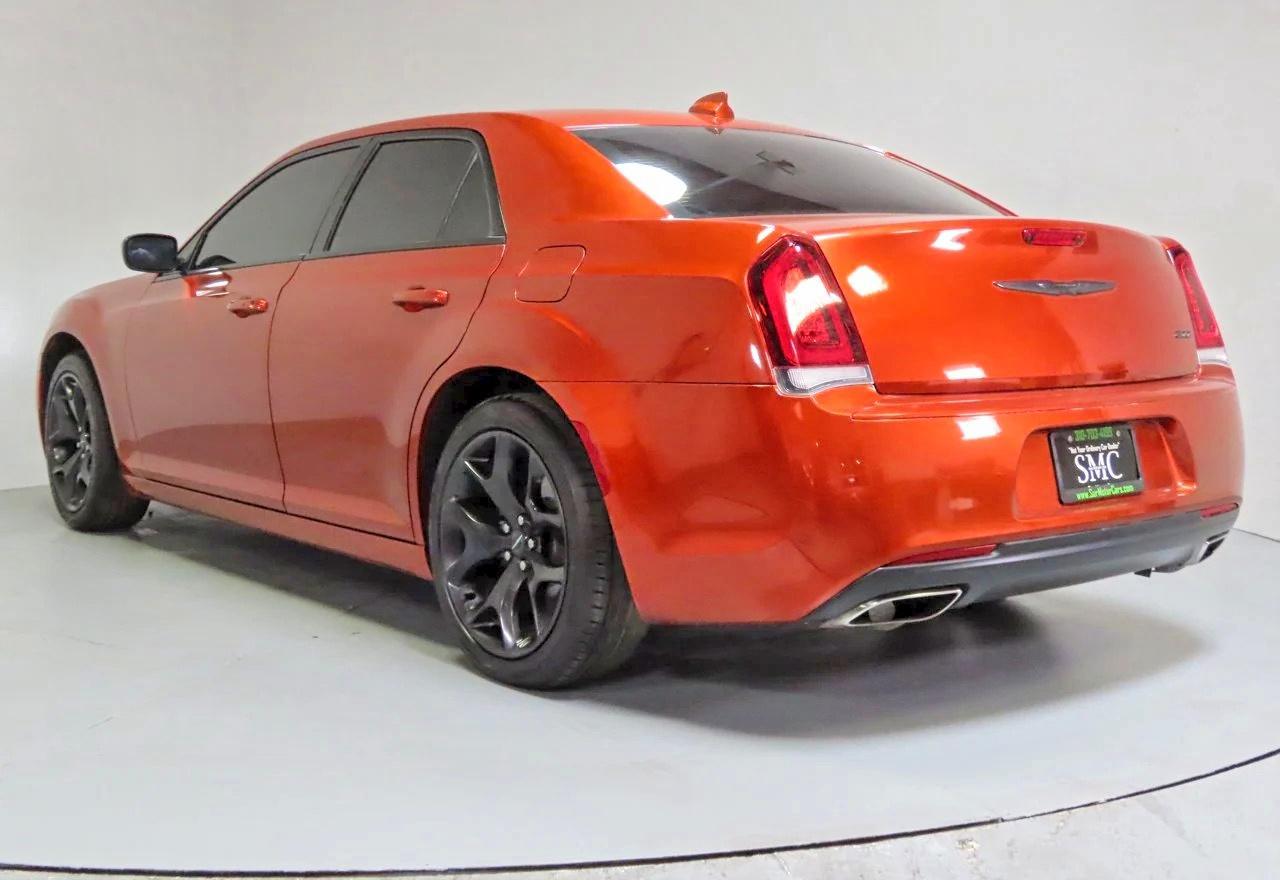 2021 Chrysler 300 Touring - Image 4