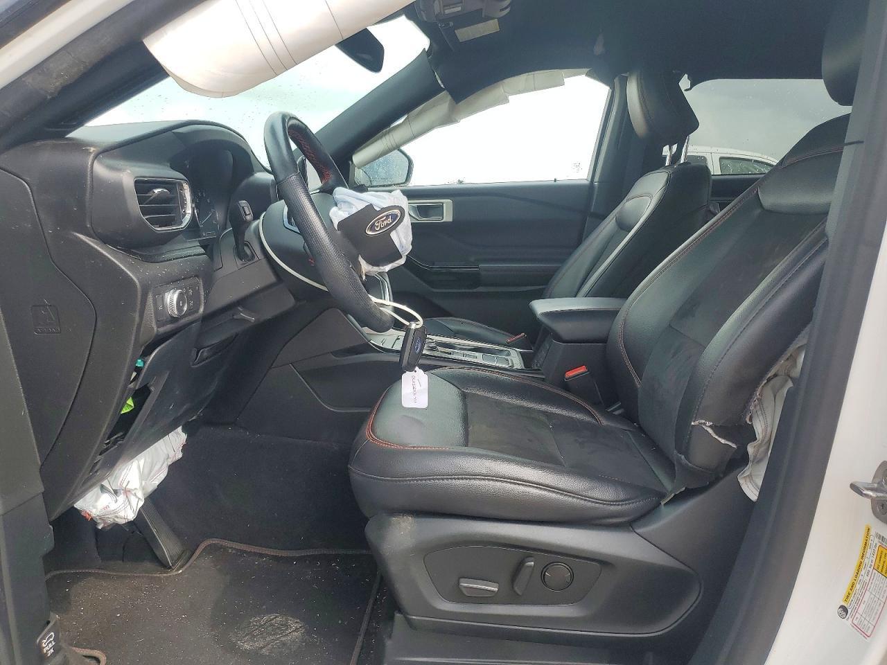 2022 Ford Explorer St-Line - Image 7