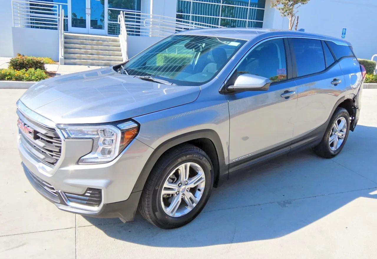 2024 GMC Terrain Sle - Image 2