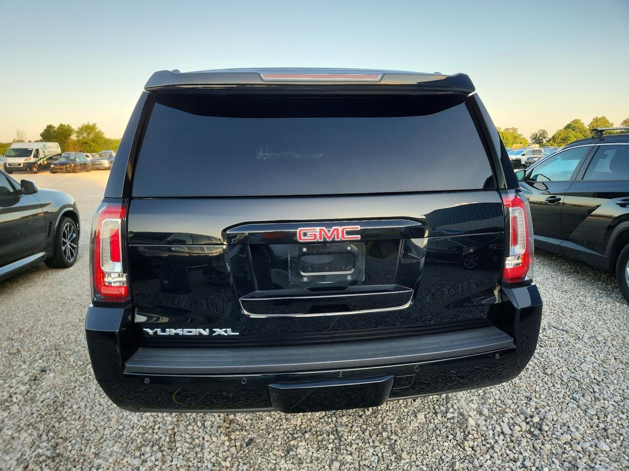 2018 GMC Yukon Xl C1500 Slt - Image 6