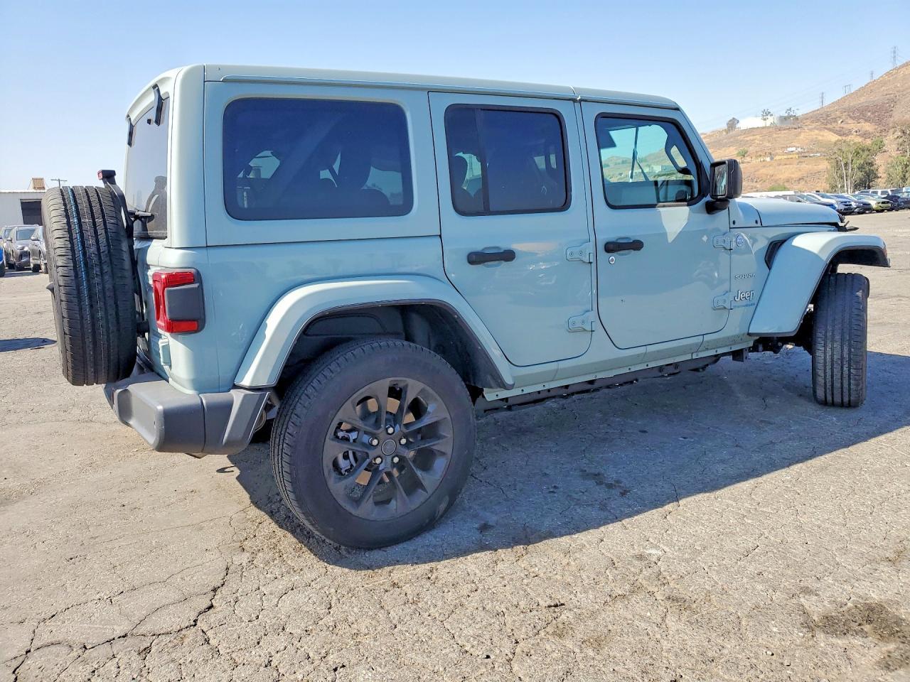 2024 Jeep Wrangler Sahara 4Xe - Фото 3