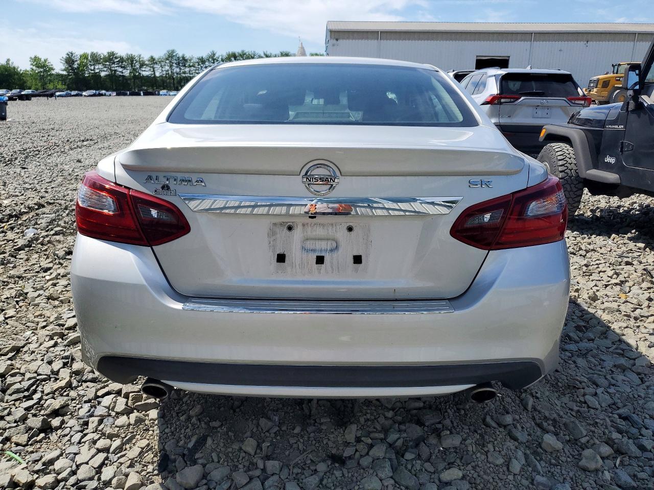 2017 Nissan Altima 2.5 Sr - Image 6