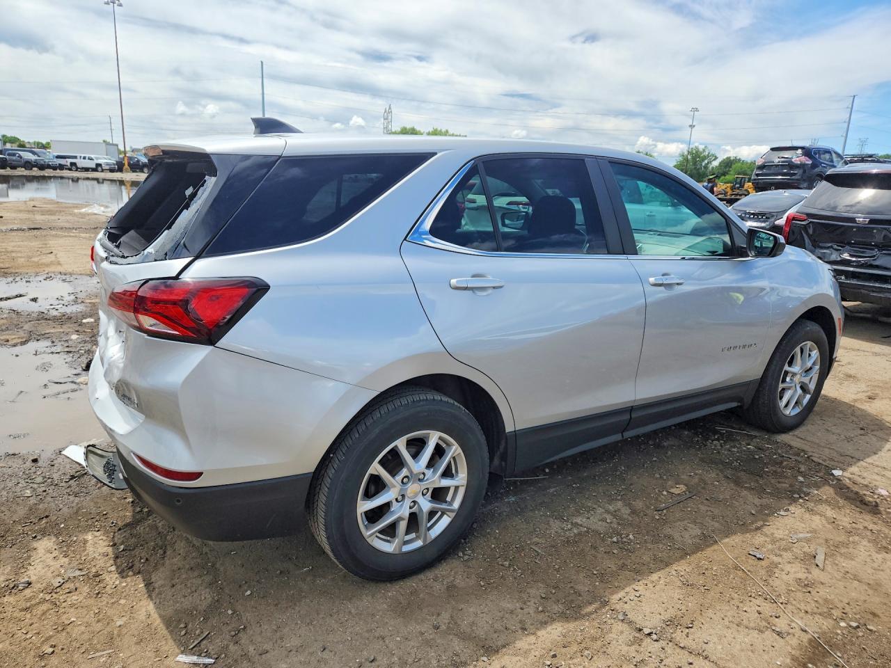 2022 Chevrolet Equinox Lt - Image 3