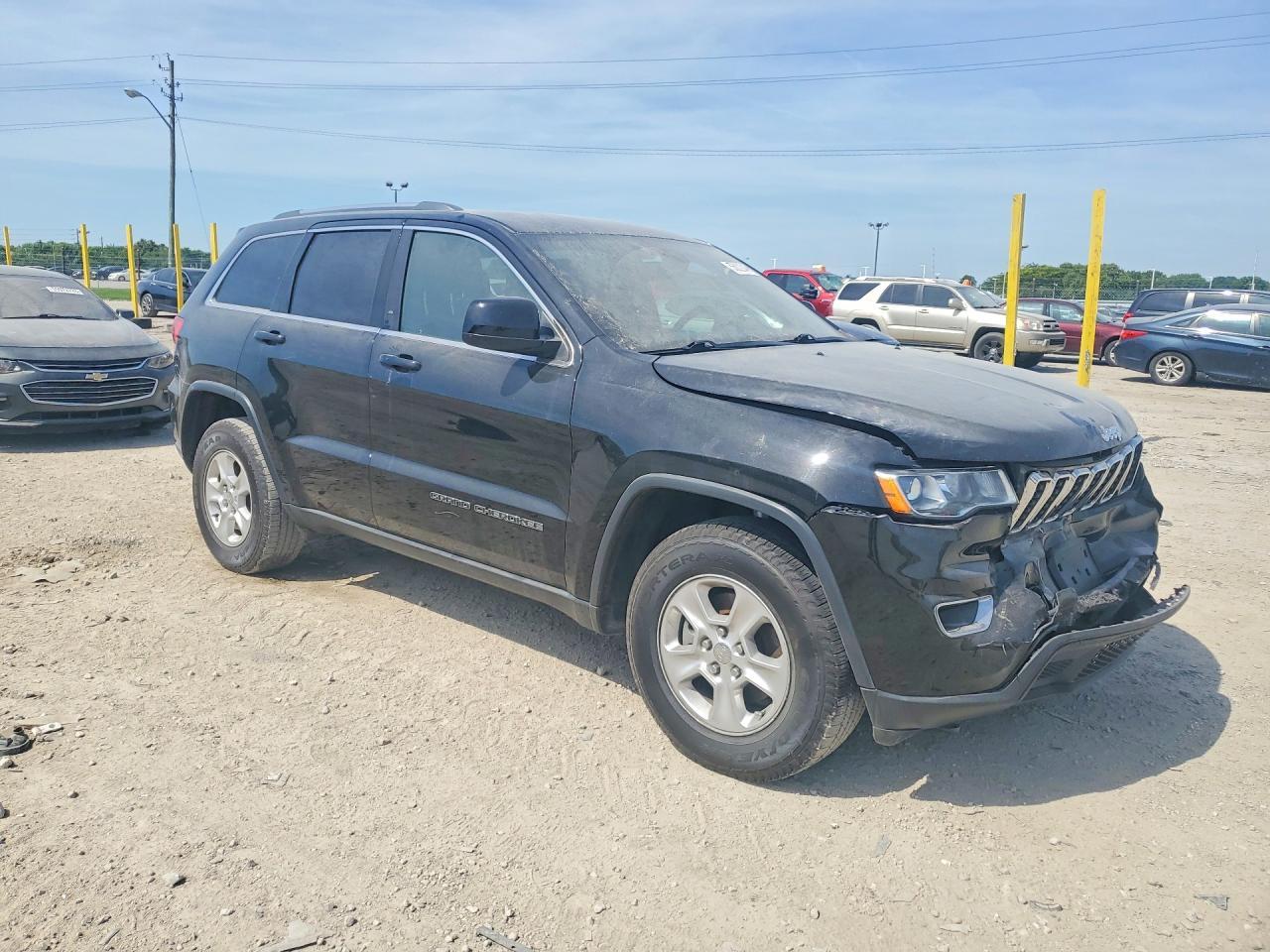 2017 Jeep Grand Cherokee Laredo - Image 4