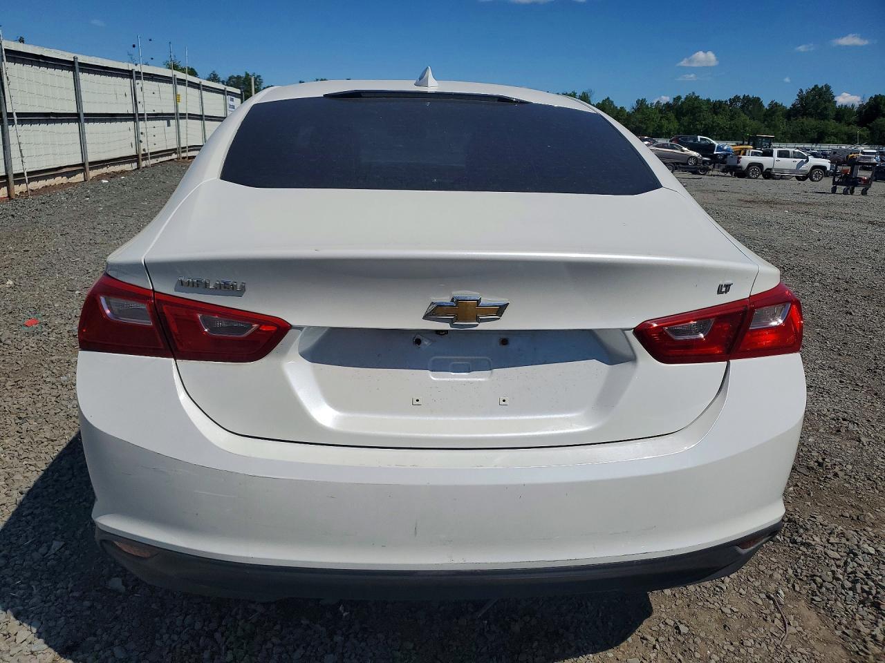 2017 Chevrolet Malibu Lt - Image 6