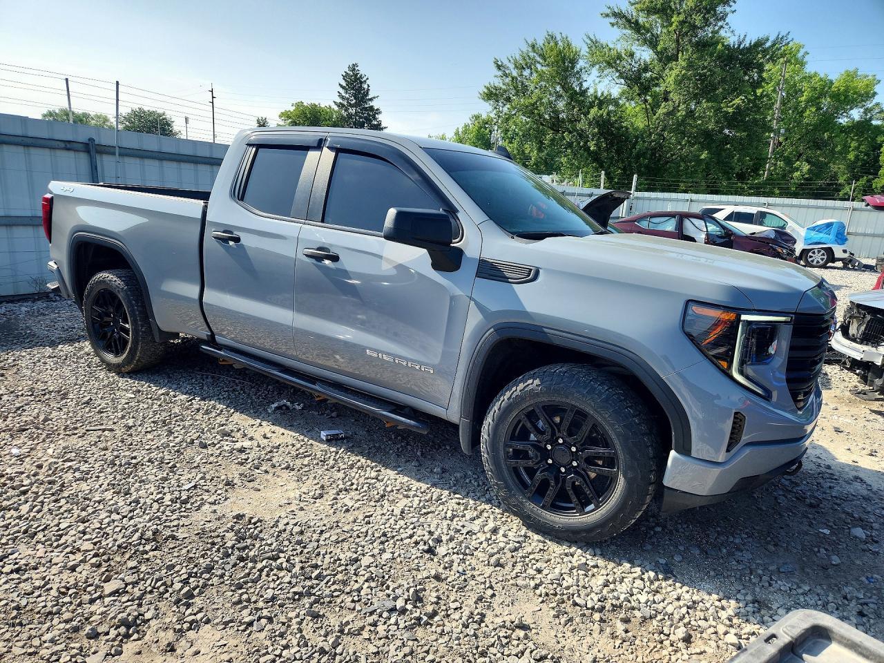2024 GMC Sierra K1500 - Image 4