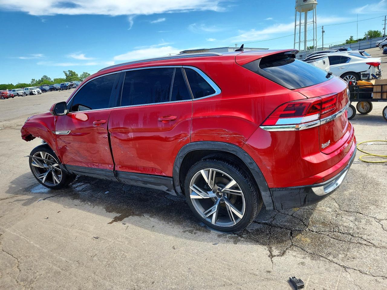 2020 Volkswagen Atlas Cross Sport Sel - Image 2