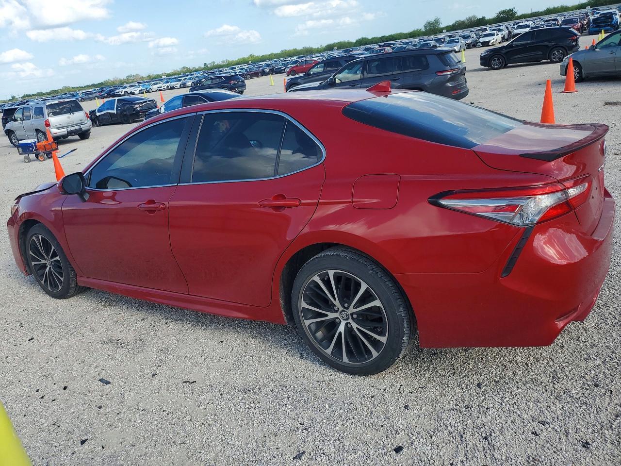 2019 Toyota Camry Se - Image 2