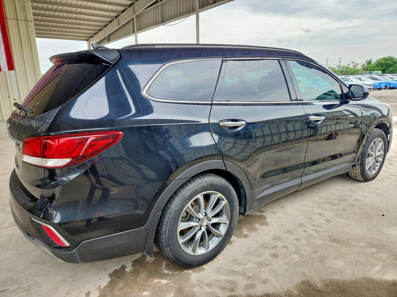 2018 Hyundai Santa Fe Se - Image 3