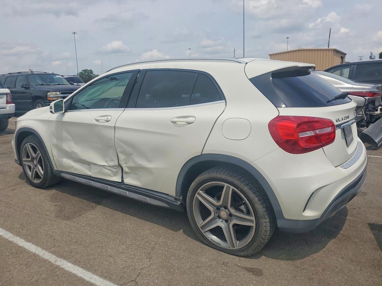 2015 Mercedes-Benz Gla 250 4Matic - Image 2