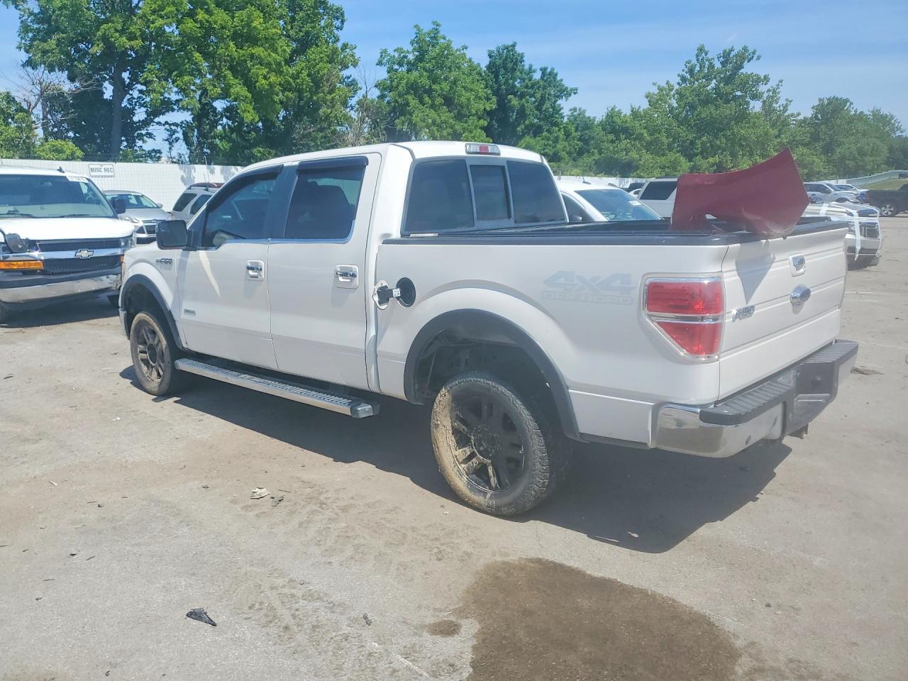 2011 Ford F150 - Фото 2