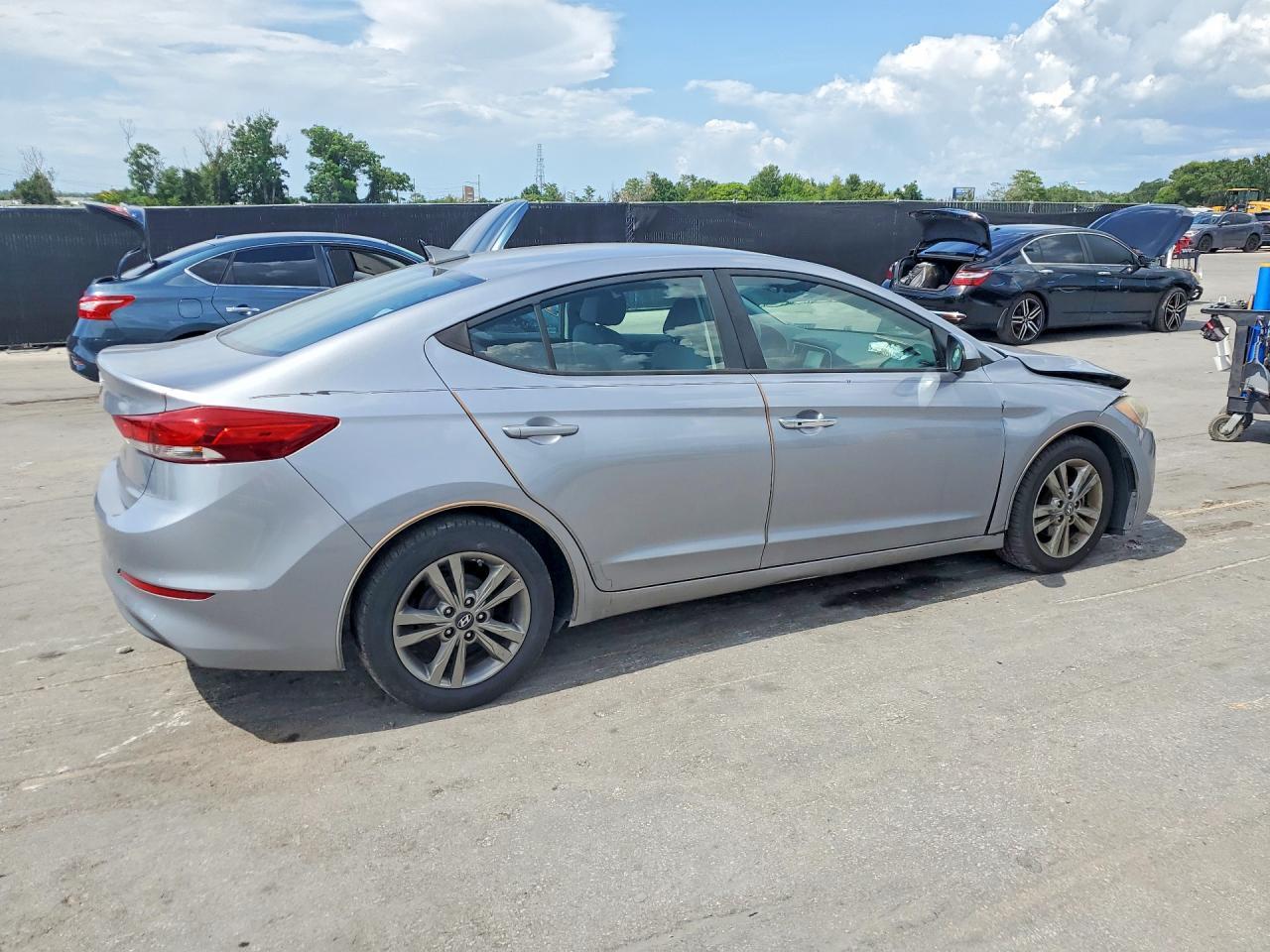 2017 Hyundai Elantra Se - Фото 3