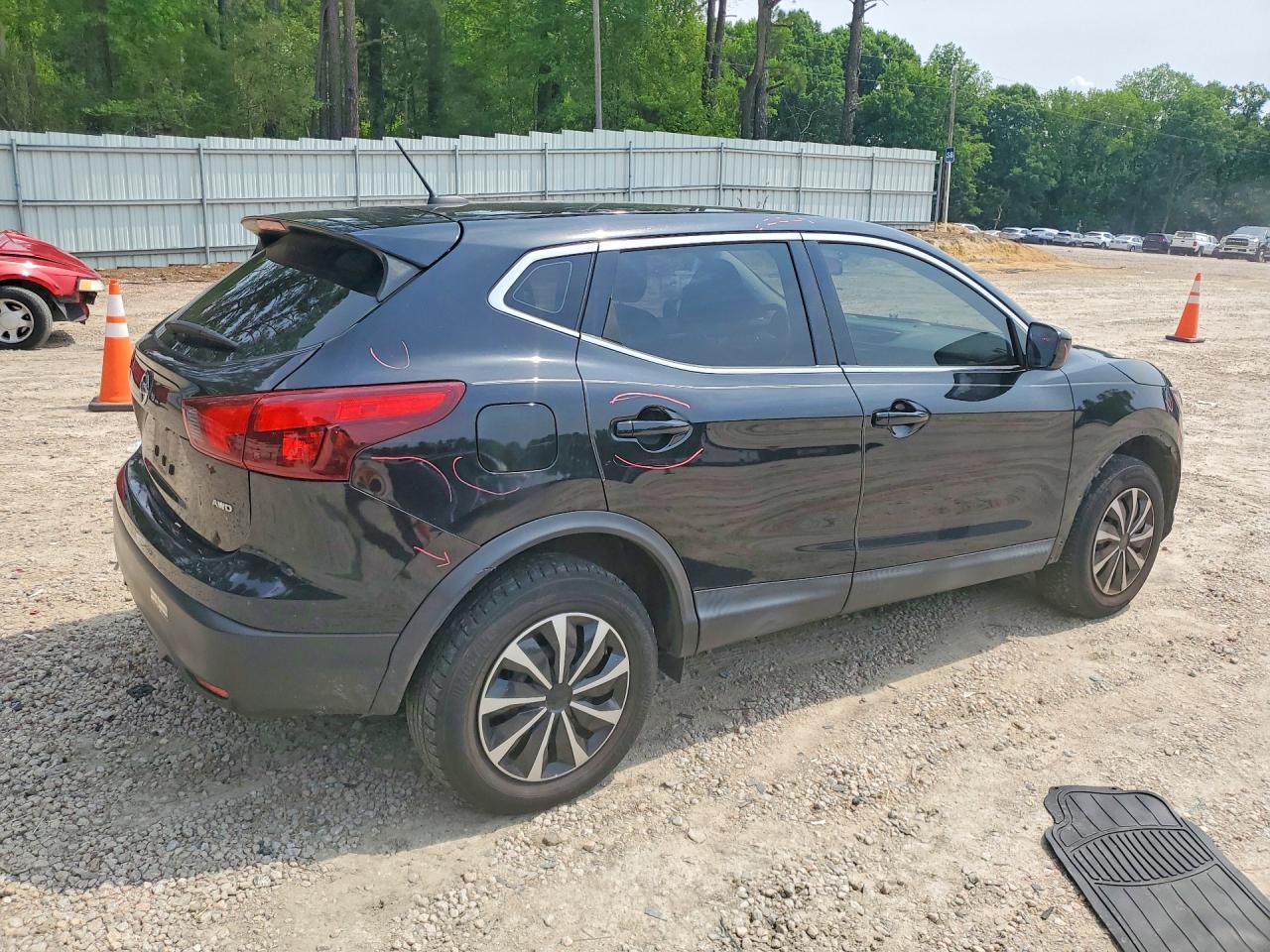 2019 Nissan Rogue Sport S - Фото 3