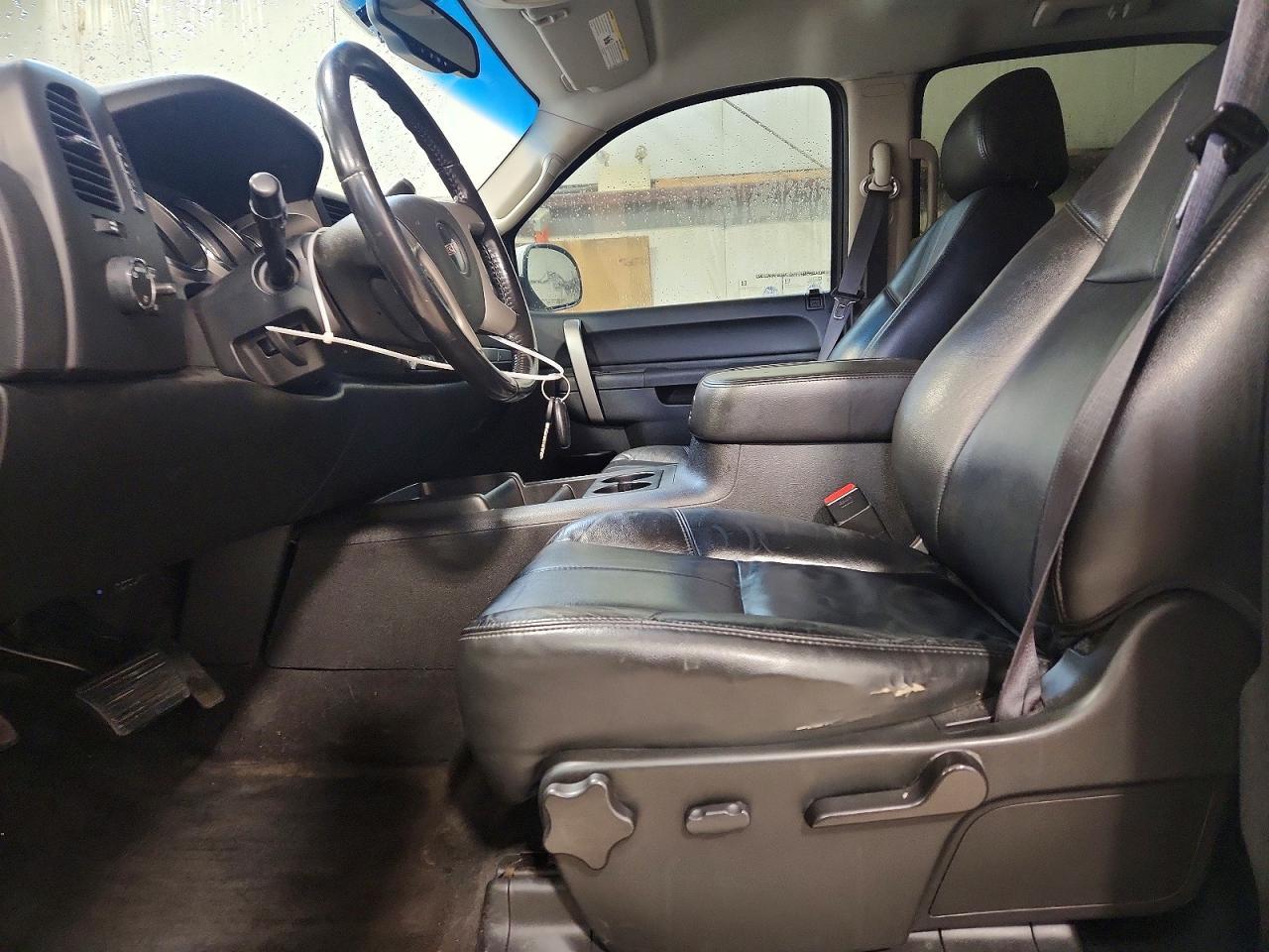 2010 GMC Sierra K1500 Hybrid - Image 7