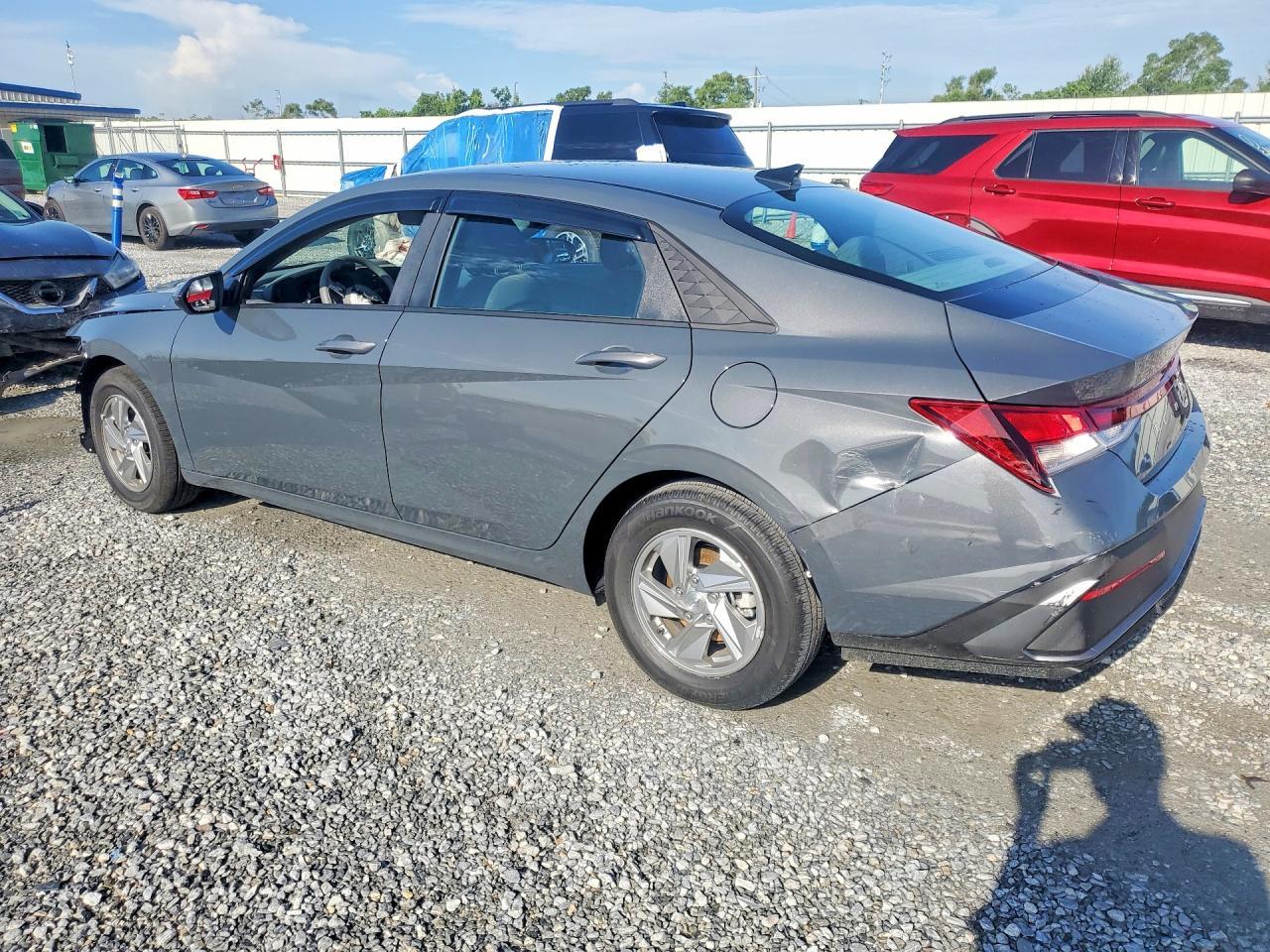 2026 Hyundai Elantra Se - Image 2