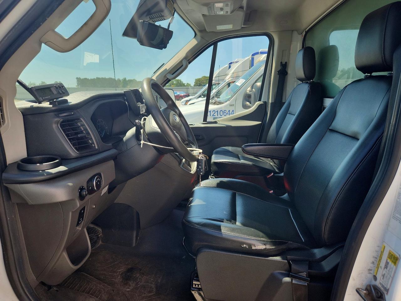 2022 Ford Transit Delivery Truck - Фото 7
