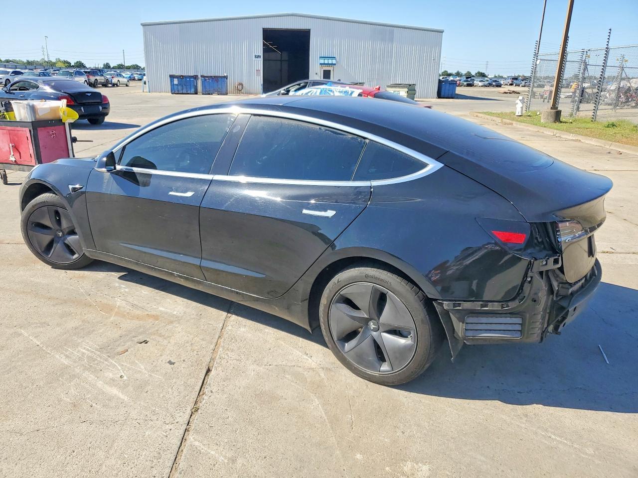 2018 Tesla Model 3 - Фото 2
