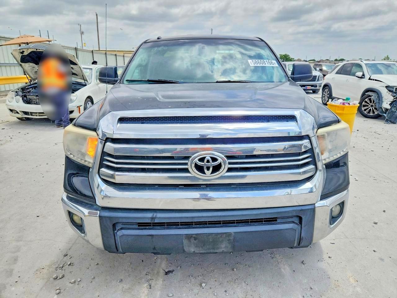 2016 Toyota Tundra Sr5 - Image 5