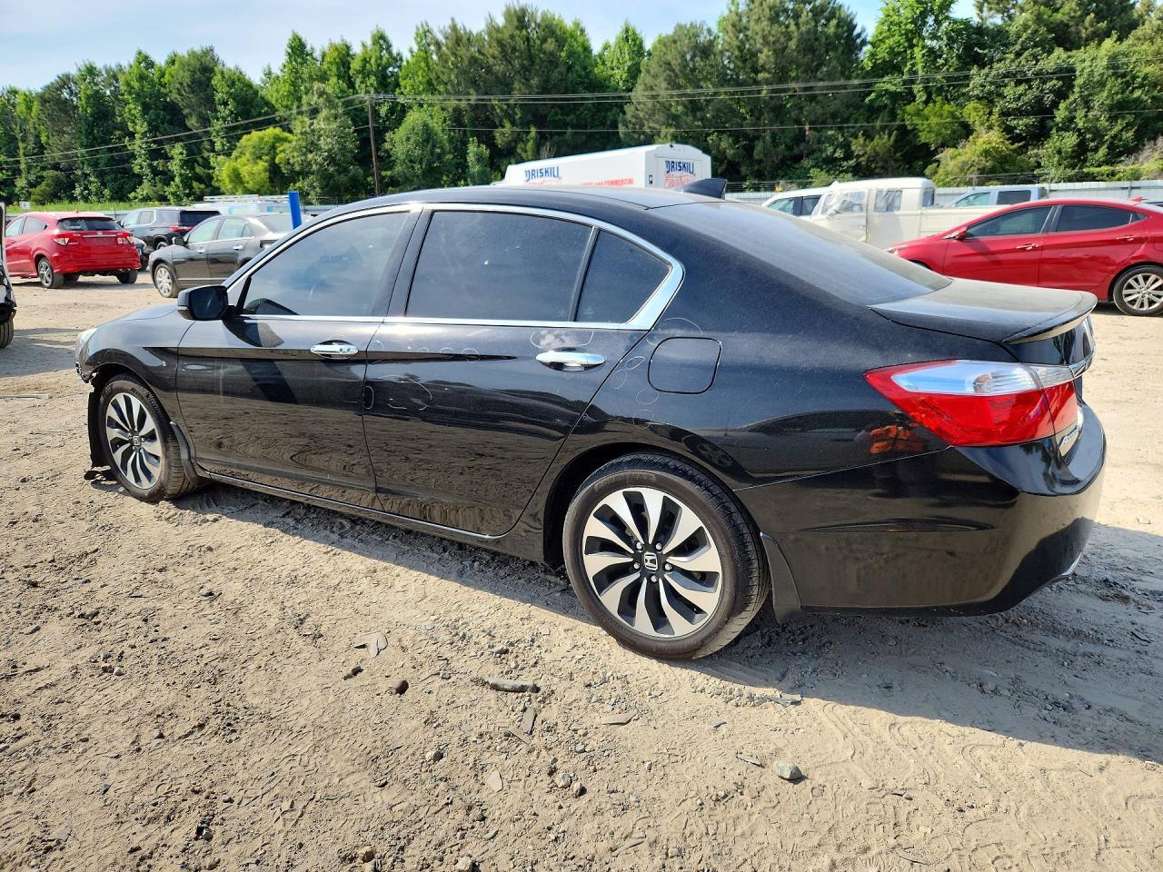 2015 Honda Accord Touring Hybrid - Image 2